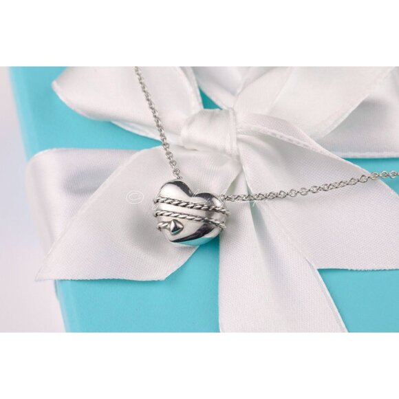 Tiffany & Co. Pendant Cupid's Arrow Puffy Heart Necklace in Silver - Picture 2 of 7